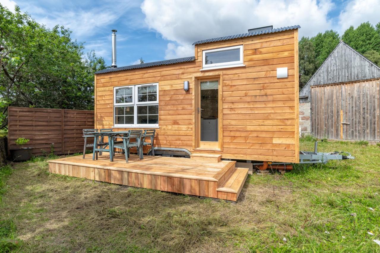 Enchanting Tiny House With Wood Burner And Hot Tub In Cairngorms 巴拉特 外观 照片