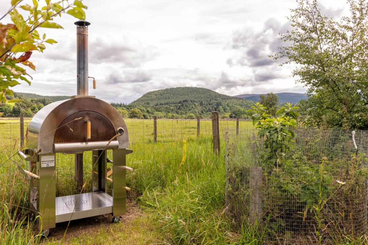 Enchanting Tiny House With Wood Burner And Hot Tub In Cairngorms 巴拉特 外观 照片